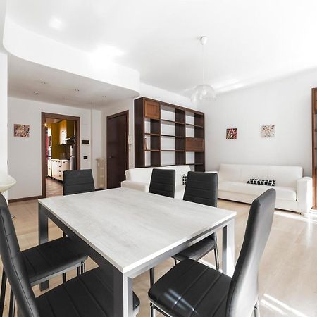 Cenisio M5 Lovely Apartment - With Balcony! Milão Exterior foto